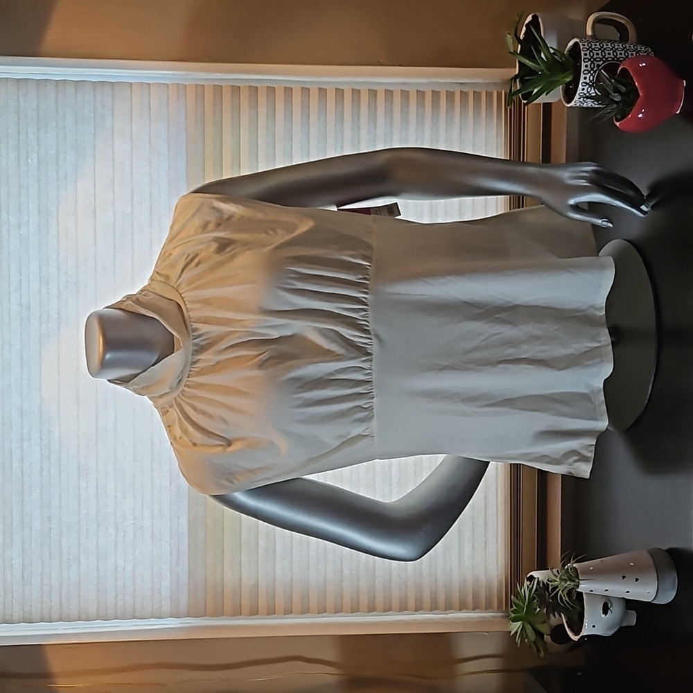NWT George Ladies Mockneck Sleeveless Blouse - Size L